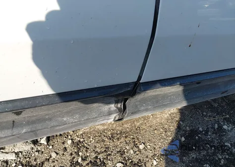 2013 Ford Explorer z USA, uszkodzony, nr VIN 1FM5K7B84DGC33318